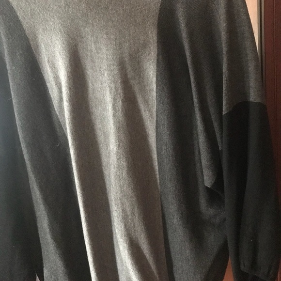 Black and gray sweater - Picture 6 of 8